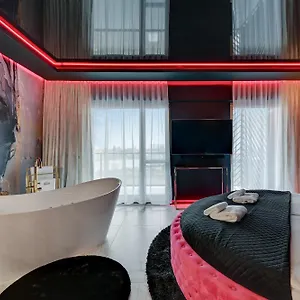 Hollywood Jacuzzi By Downtown Gdańsk